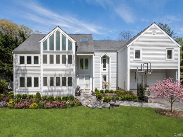 8 Verity Lane , Roslyn, NY 11576