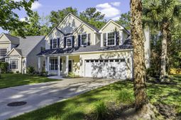 120 Evesham Drive photo 4
