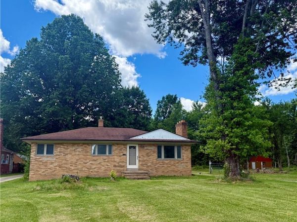 6950 Columbia Road, Olmsted Twp, OH 44138