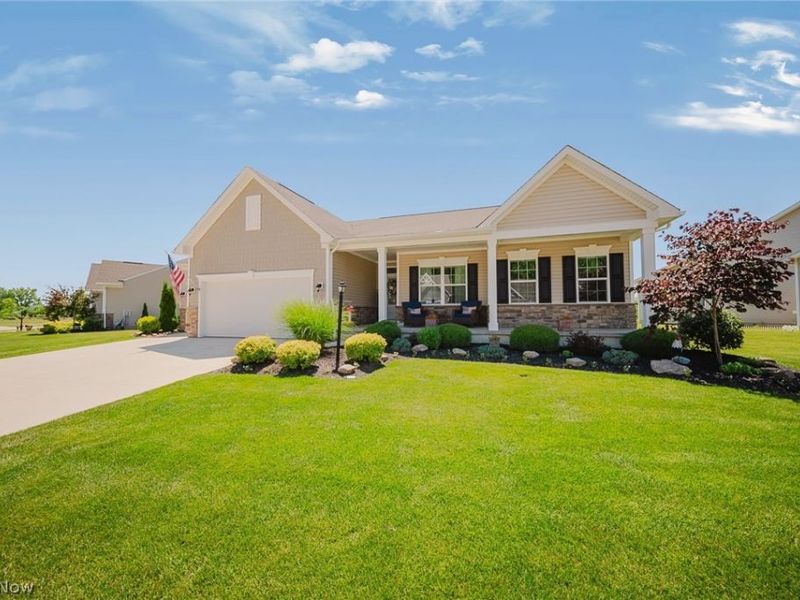 34633 N Legends Way, Grafton, OH 44044 Photo 3