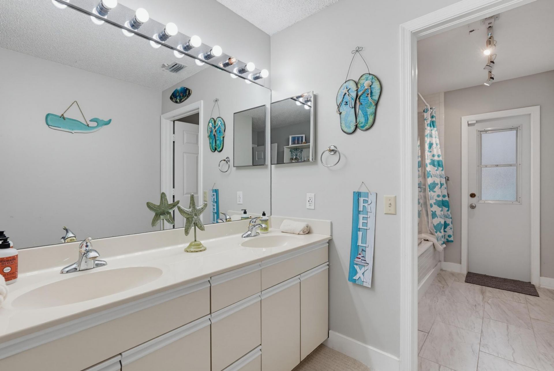 1619 Wiltshire Village Drive, Wellington, FL 33414 Photo