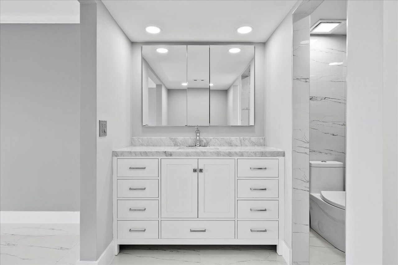 3040 Lake Shore Drive, Unit 101, Riviera Beach, FL 33404 Photo