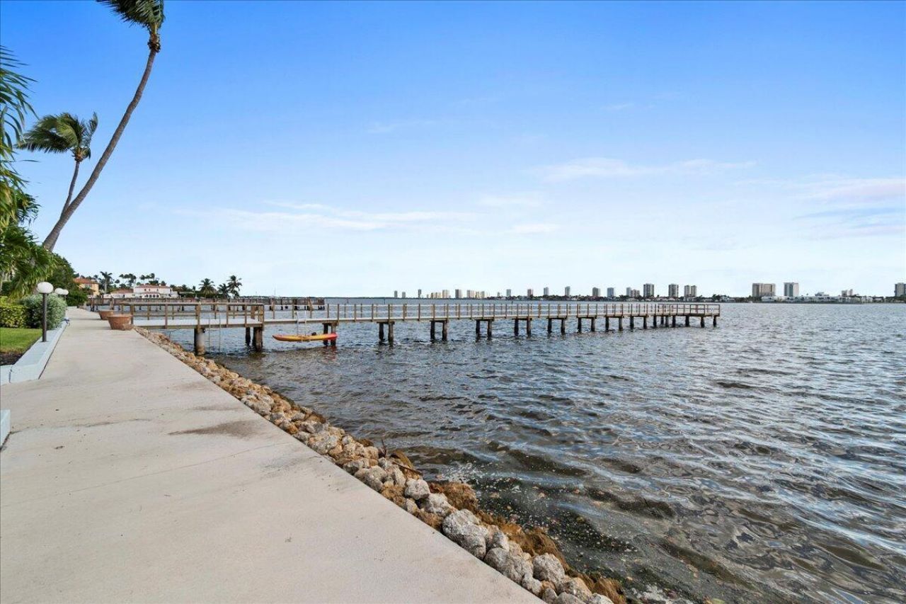 3040 Lake Shore Drive, Unit 101, Riviera Beach, FL 33404 Photo