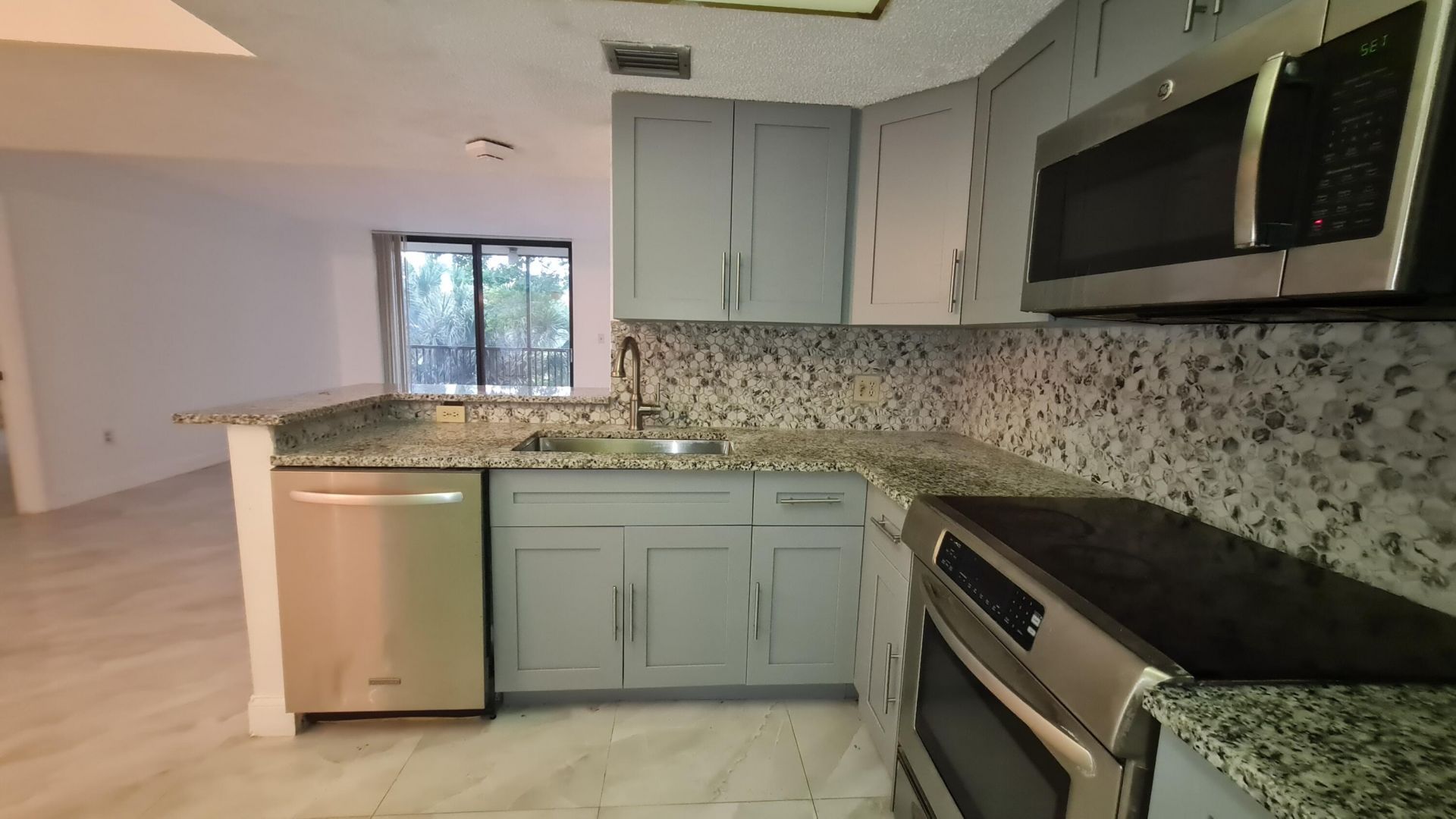 5570 NW 44th Street, Unit 210, Lauderhill, FL 33319 Photo