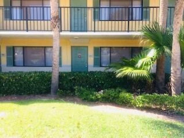 1605 Meadows Circle W, Unit 1605, Boynton Beach, FL 33436