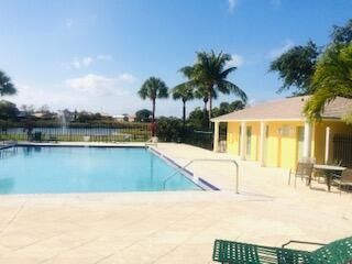 1605 Meadows Circle W, Unit 1605, Boynton Beach, FL 33436 Photo