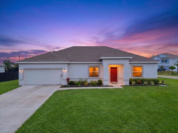 201 SW North Wakefield Circle, Port St. Lucie, FL 34953