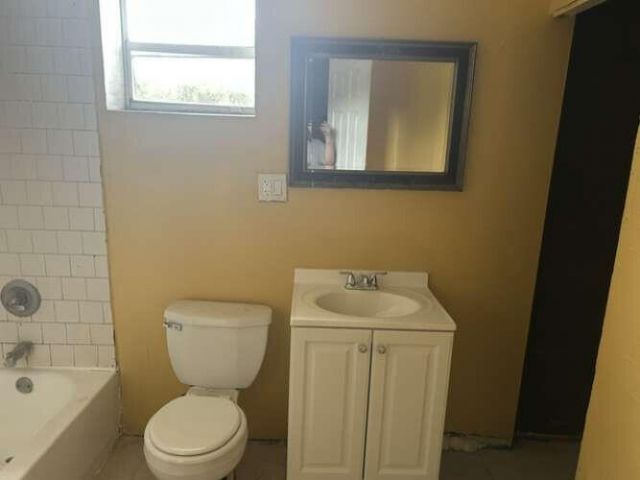 1226 NW 23rd Terrace, Fort Lauderdale, FL 33311 Photo