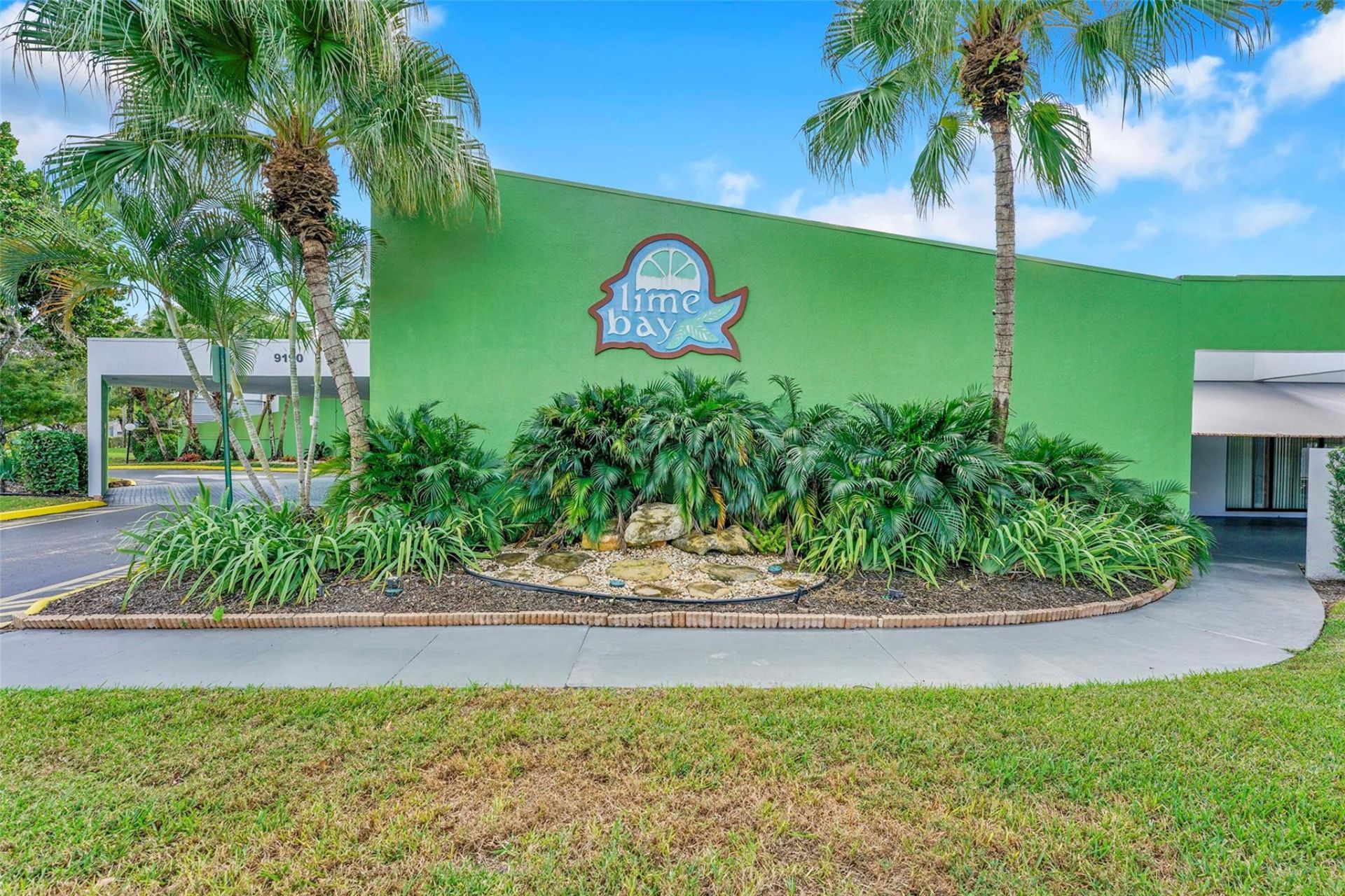 9090 Lime Bay Boulevard, Unit 112, Tamarac, FL 33321 Photo