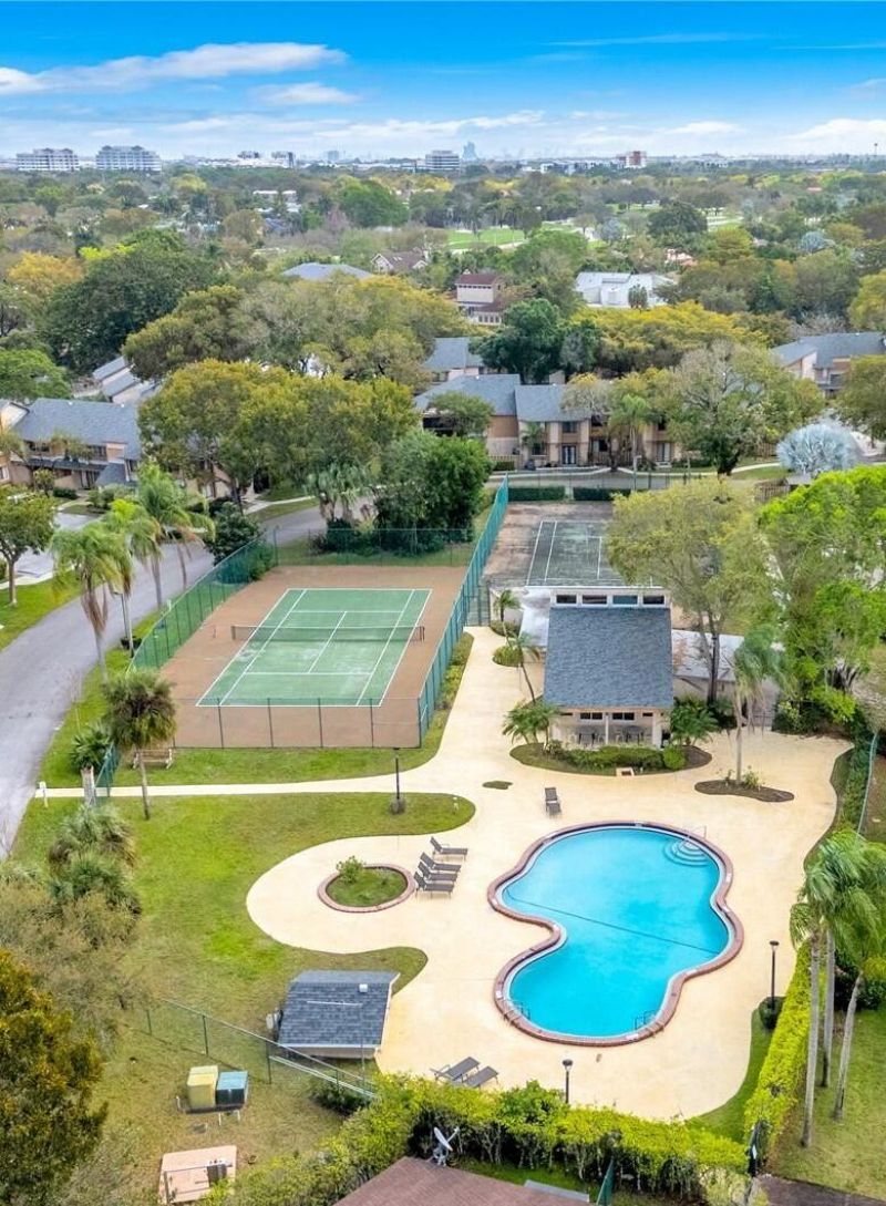 12 Wimbledon Lakes Drive, Unit 250, Plantation, FL 33324 Photo