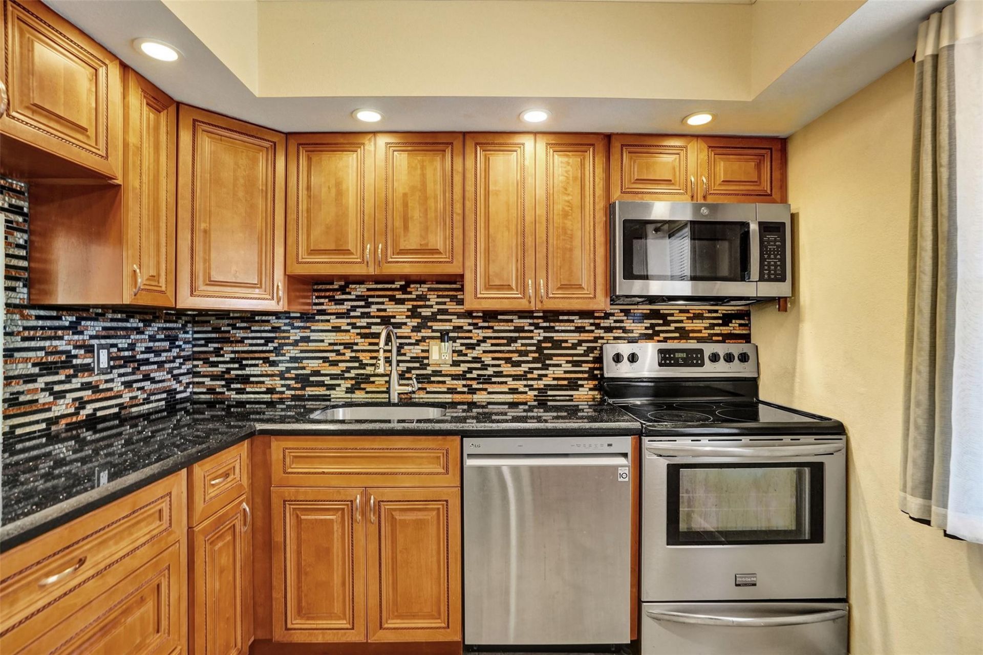 651 NW 80th Terrace, Unit 207, Margate, FL 33063 Photo