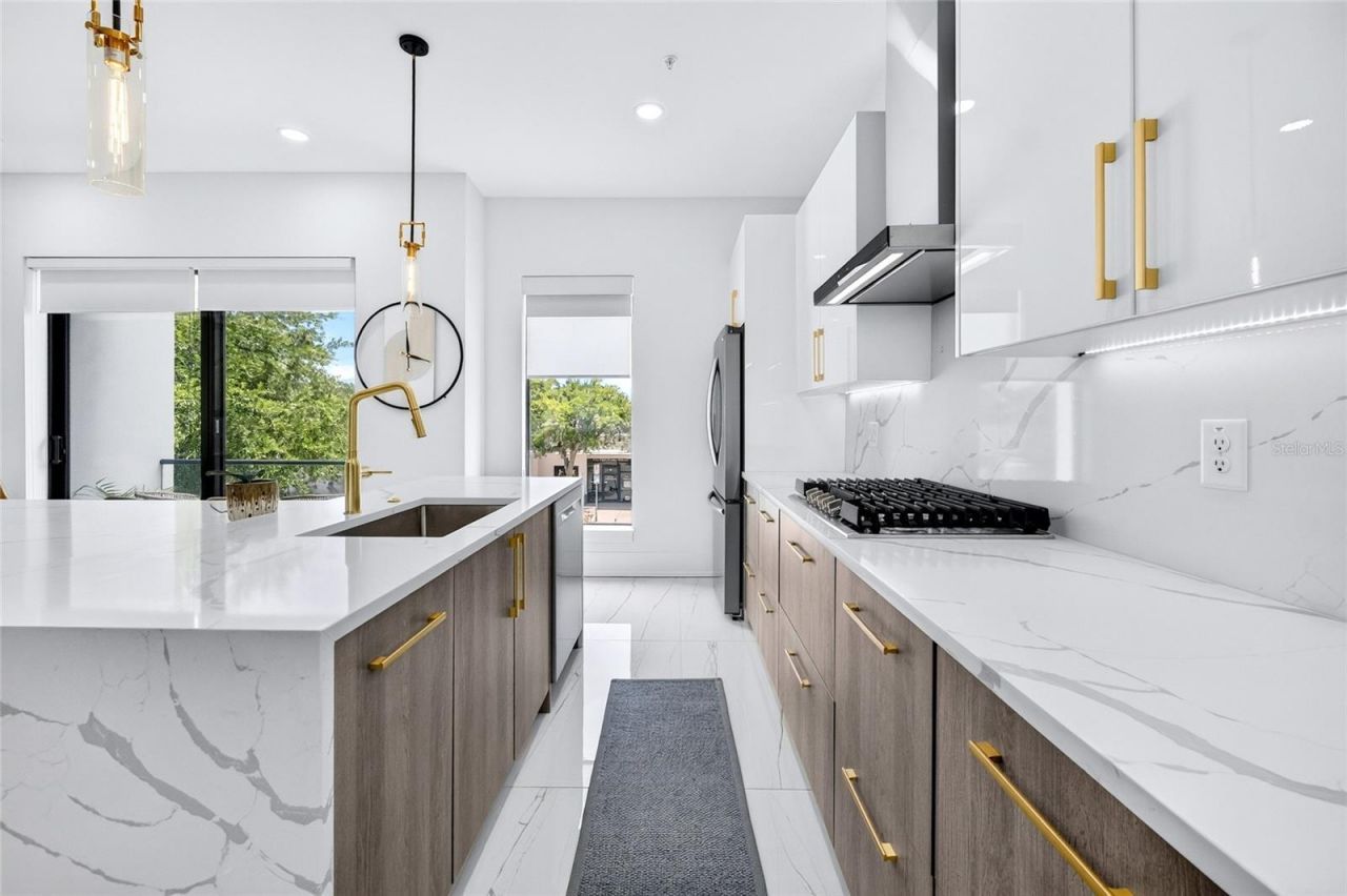 2187 Main Street, Sarasota, FL 34237 Photo