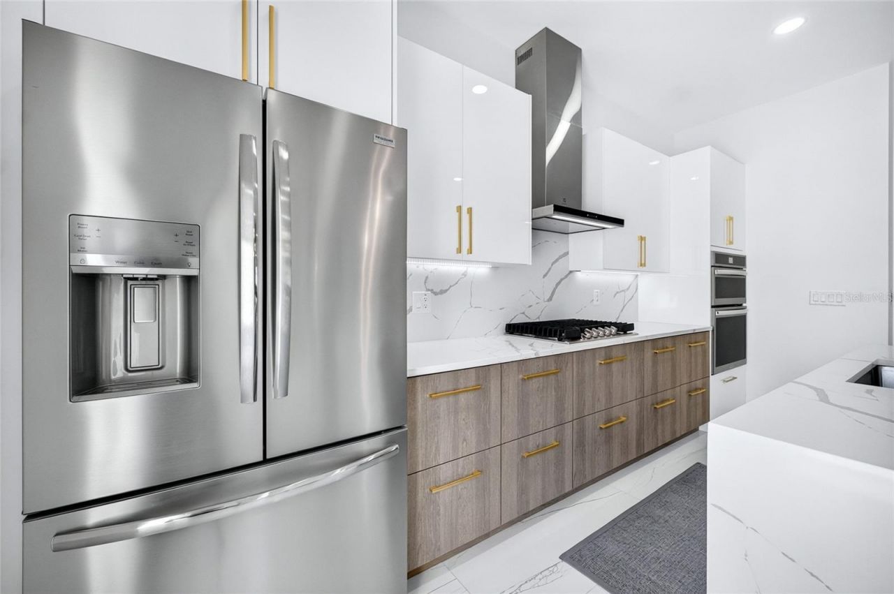 2187 Main Street, Sarasota, FL 34237 Photo