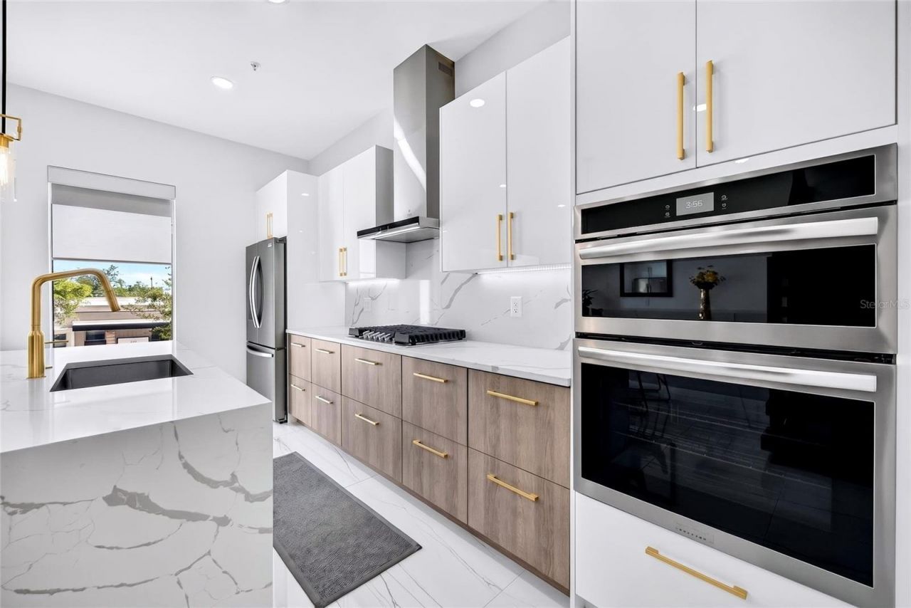 2187 Main Street, Sarasota, FL 34237 Photo