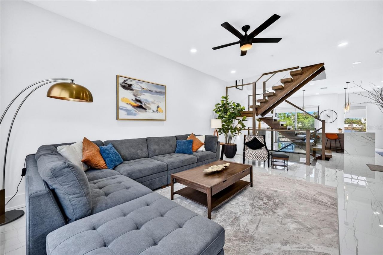 2187 Main Street, Sarasota, FL 34237 Photo