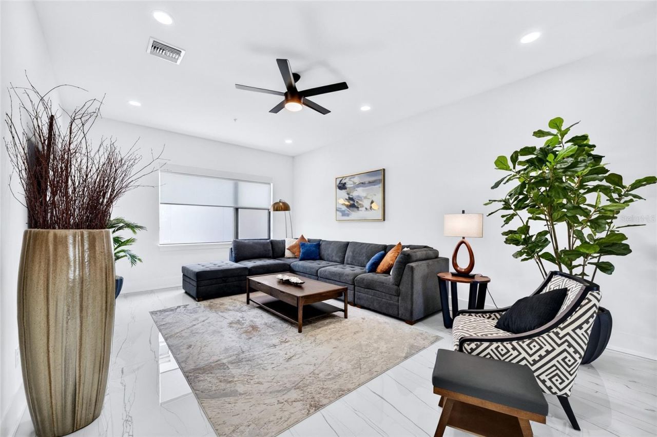 2187 Main Street, Sarasota, FL 34237 Photo