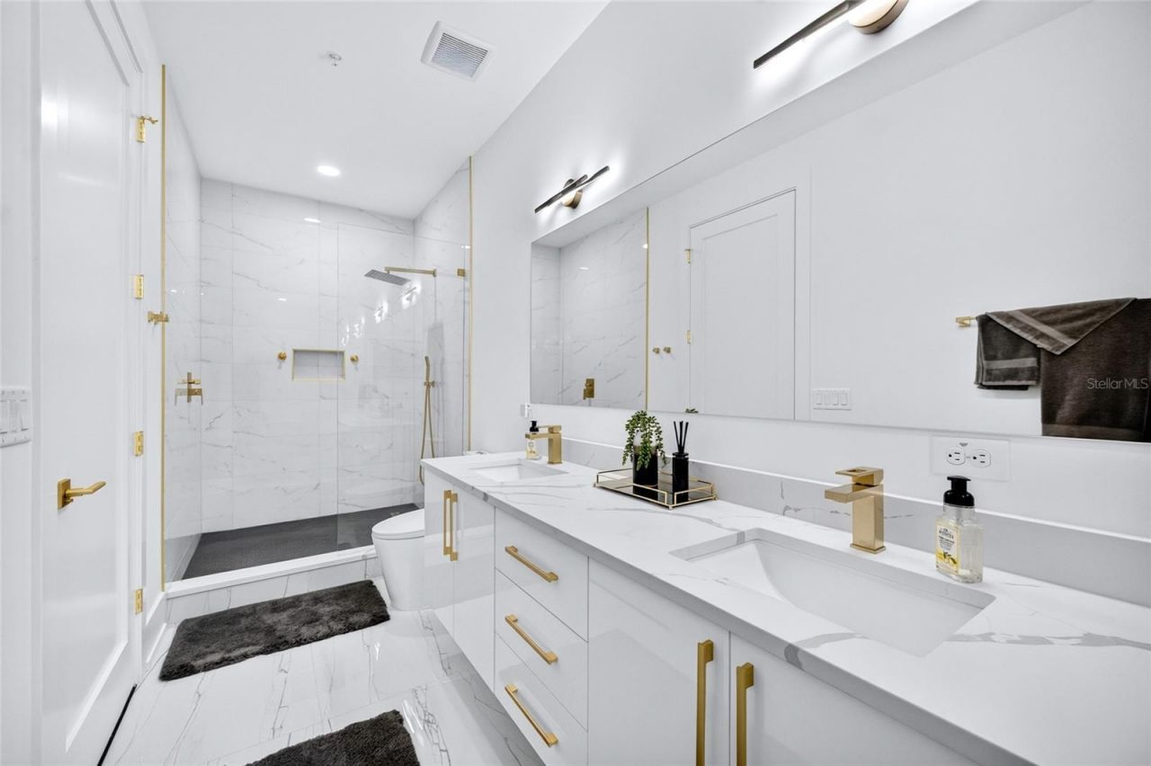 2187 Main Street, Sarasota, FL 34237 Photo