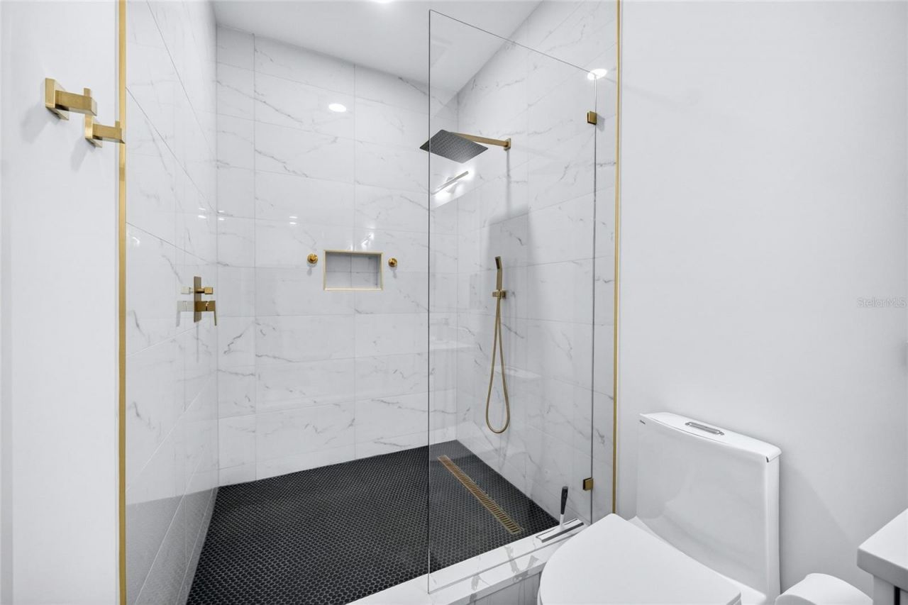2187 Main Street, Sarasota, FL 34237 Photo