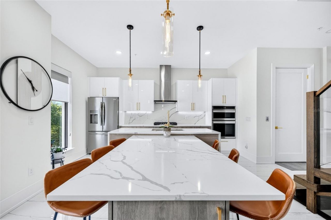 2187 Main Street, Sarasota, FL 34237 Photo