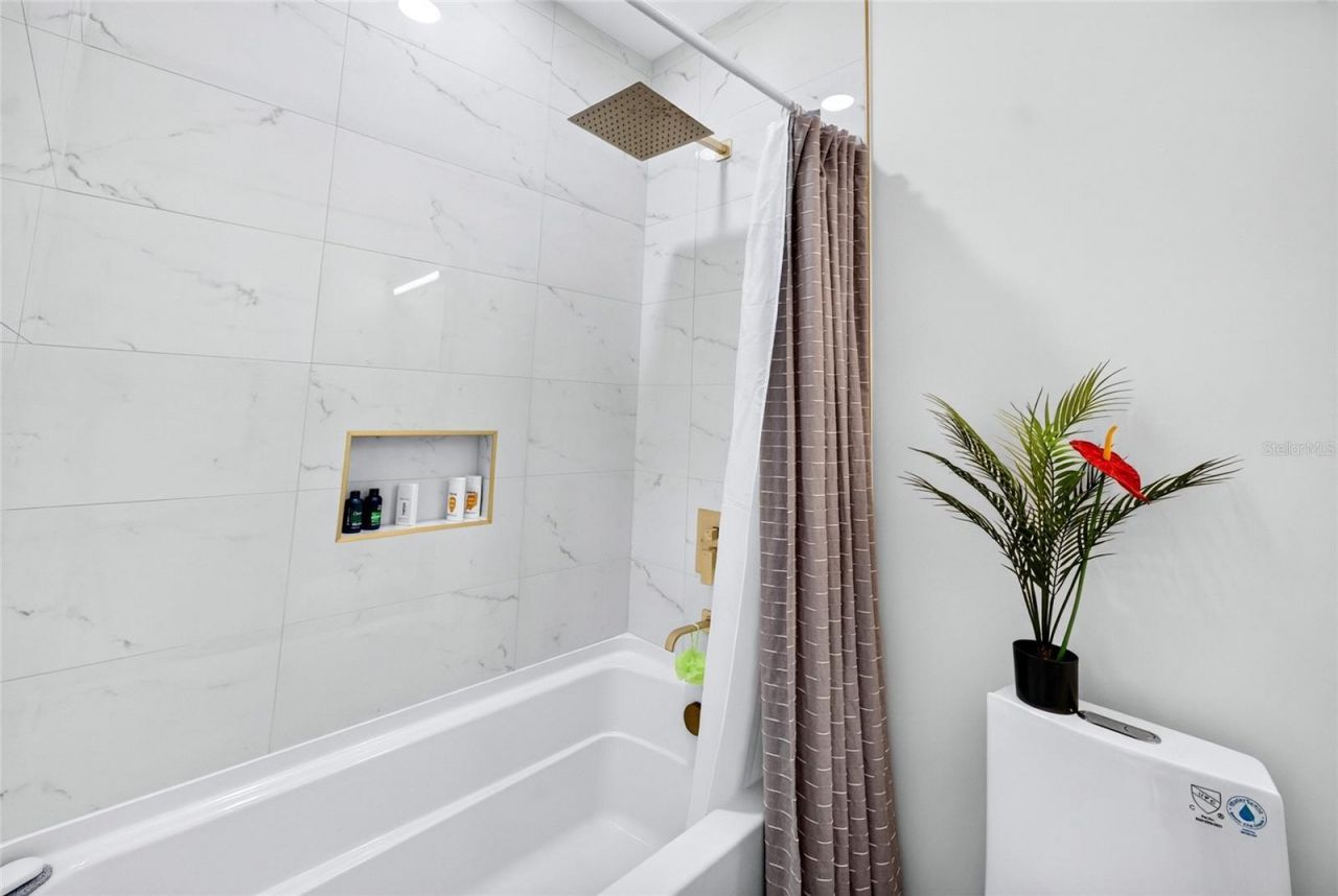 2187 Main Street, Sarasota, FL 34237 Photo