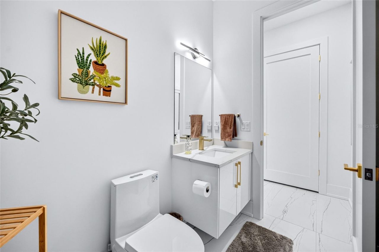 2187 Main Street, Sarasota, FL 34237 Photo