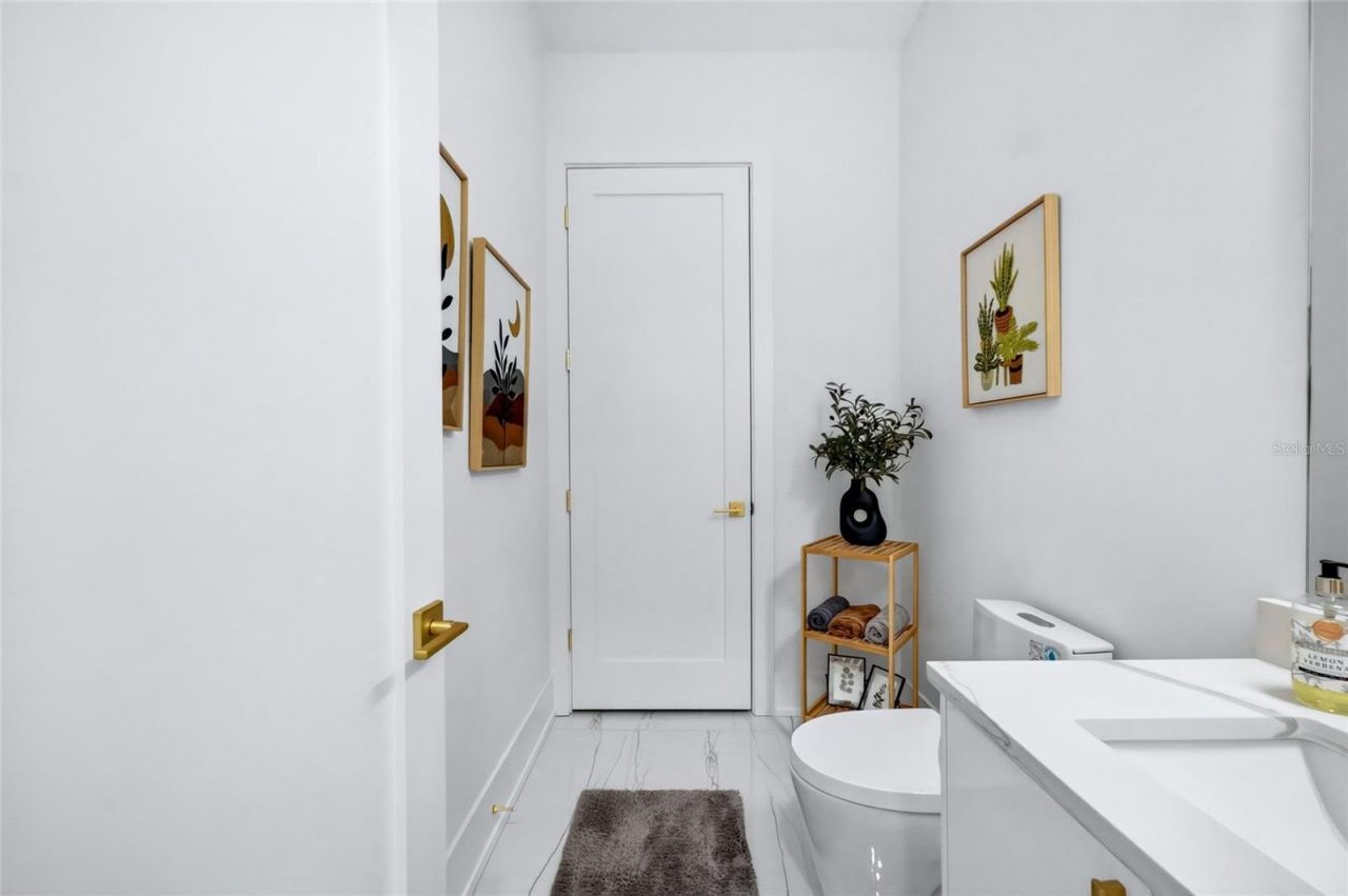 2187 Main Street, Sarasota, FL 34237 Photo