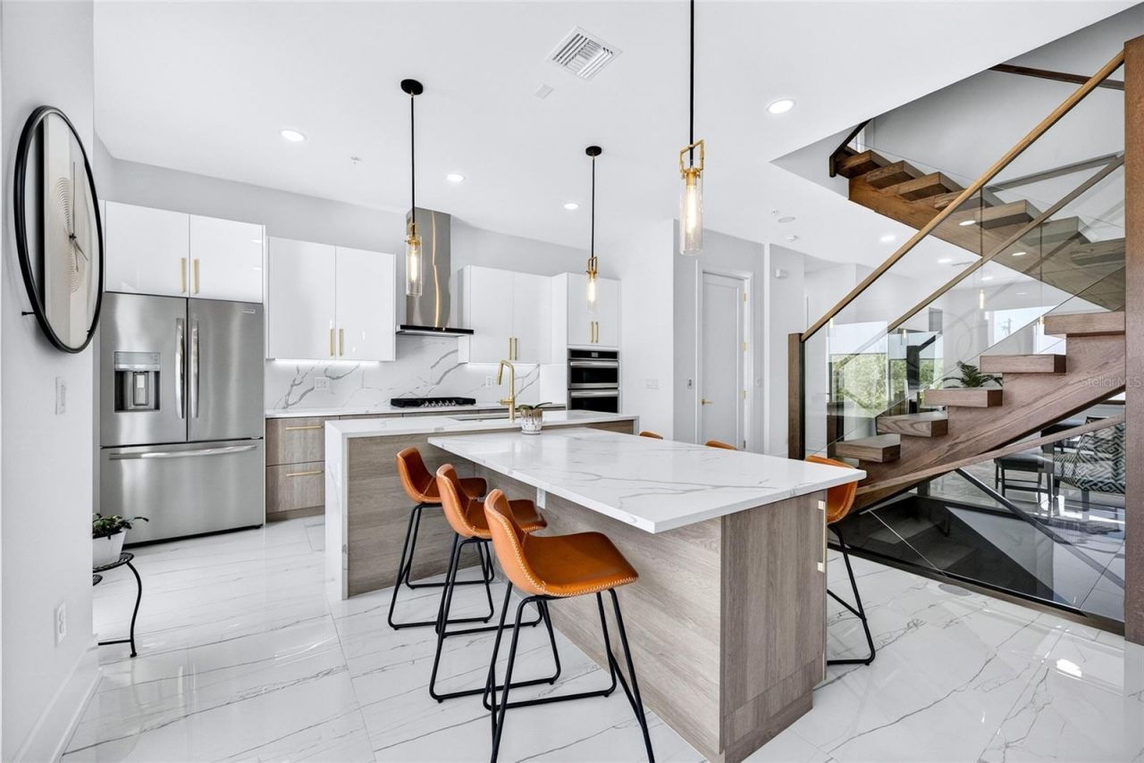 2187 Main Street, Sarasota, FL 34237 Photo