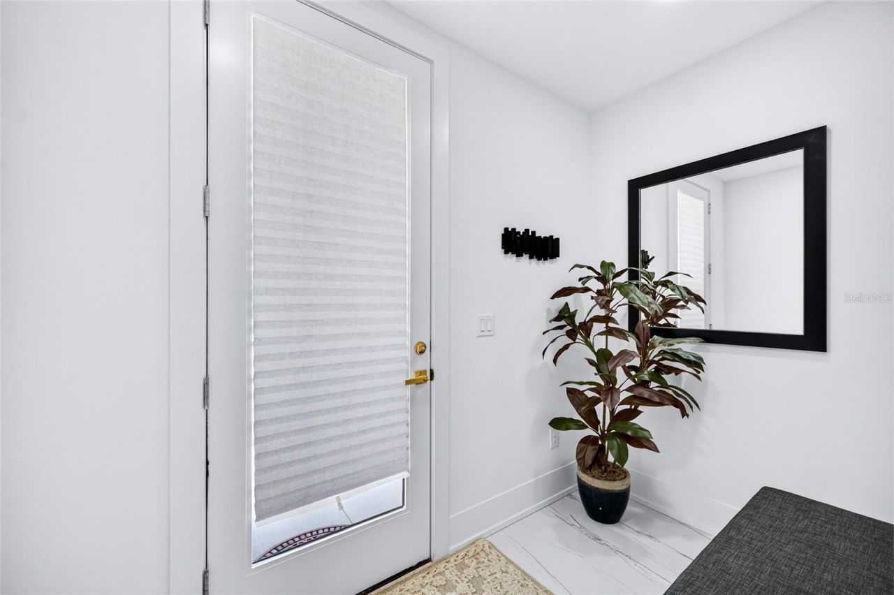 2187 Main Street, Sarasota, FL 34237 Photo