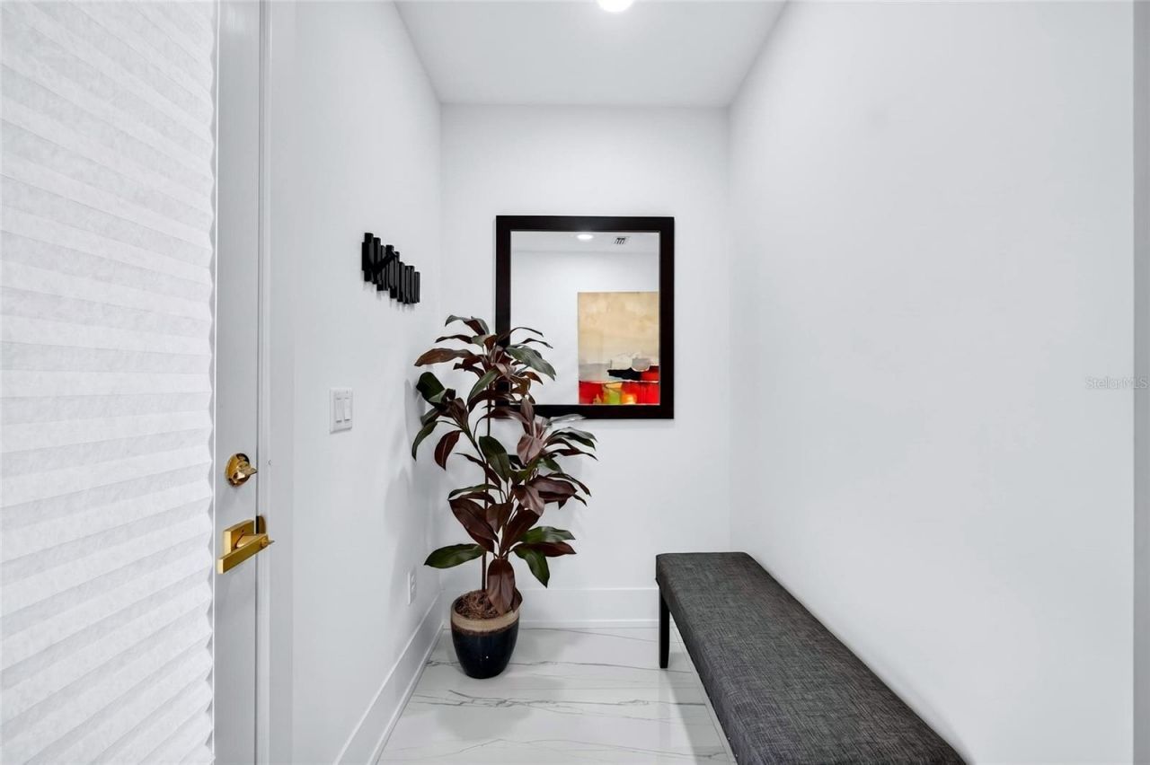 2187 Main Street, Sarasota, FL 34237 Photo