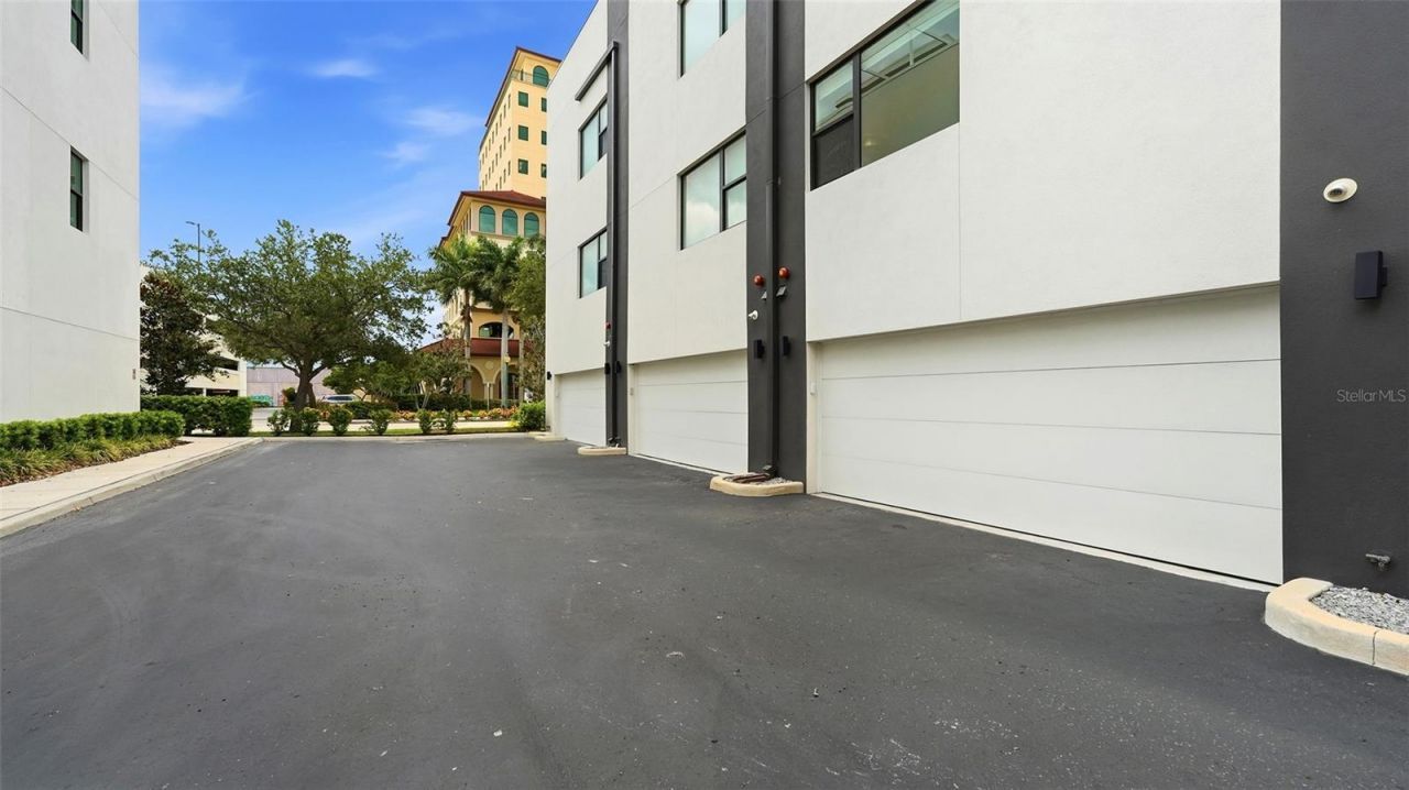 2187 Main Street, Sarasota, FL 34237 Photo