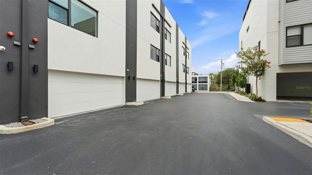 2187 Main Street, Sarasota, FL 34237 Photo