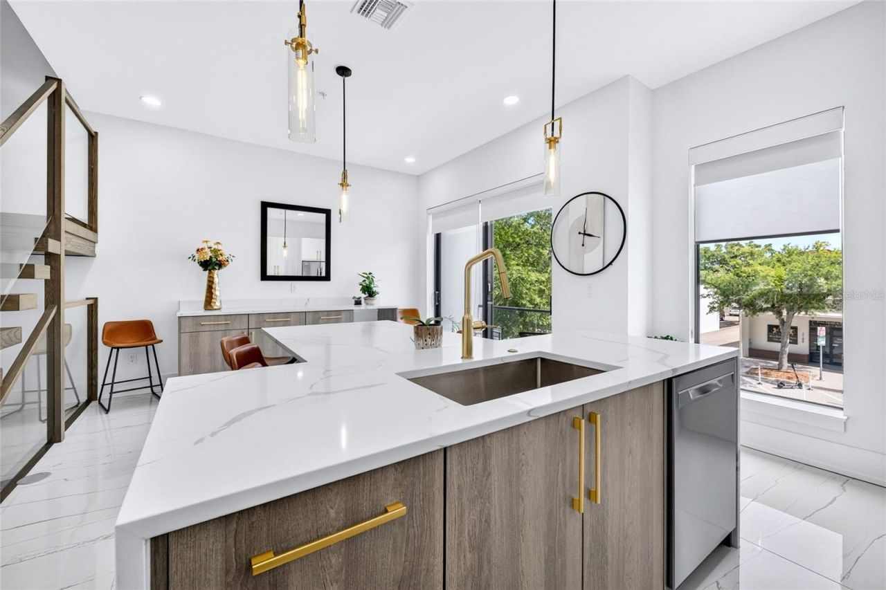 2187 Main Street, Sarasota, FL 34237 Photo