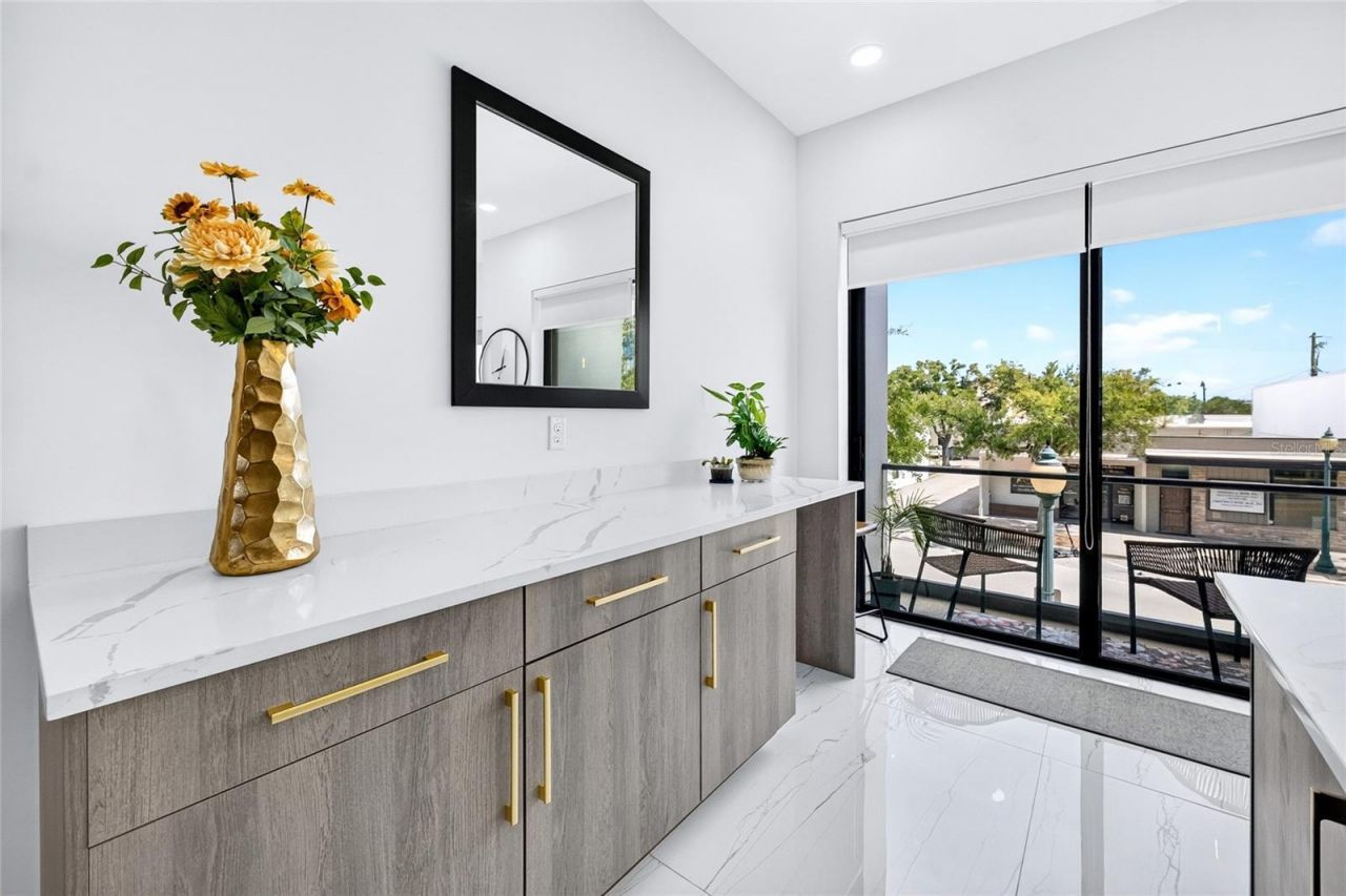 2187 Main Street, Sarasota, FL 34237 Photo