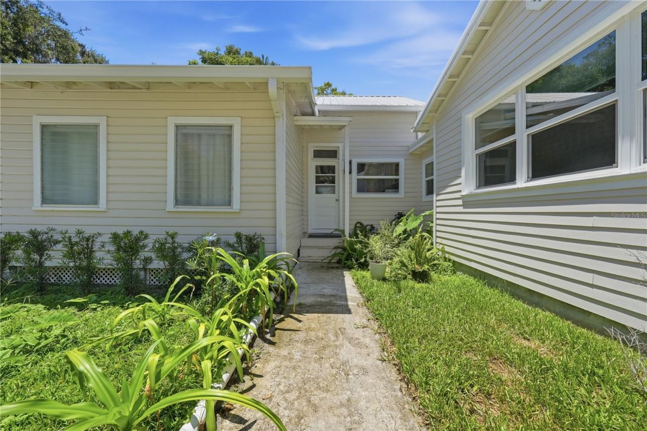 128 N Lakeview Drive, Lake Helen, FL 32744 Photo