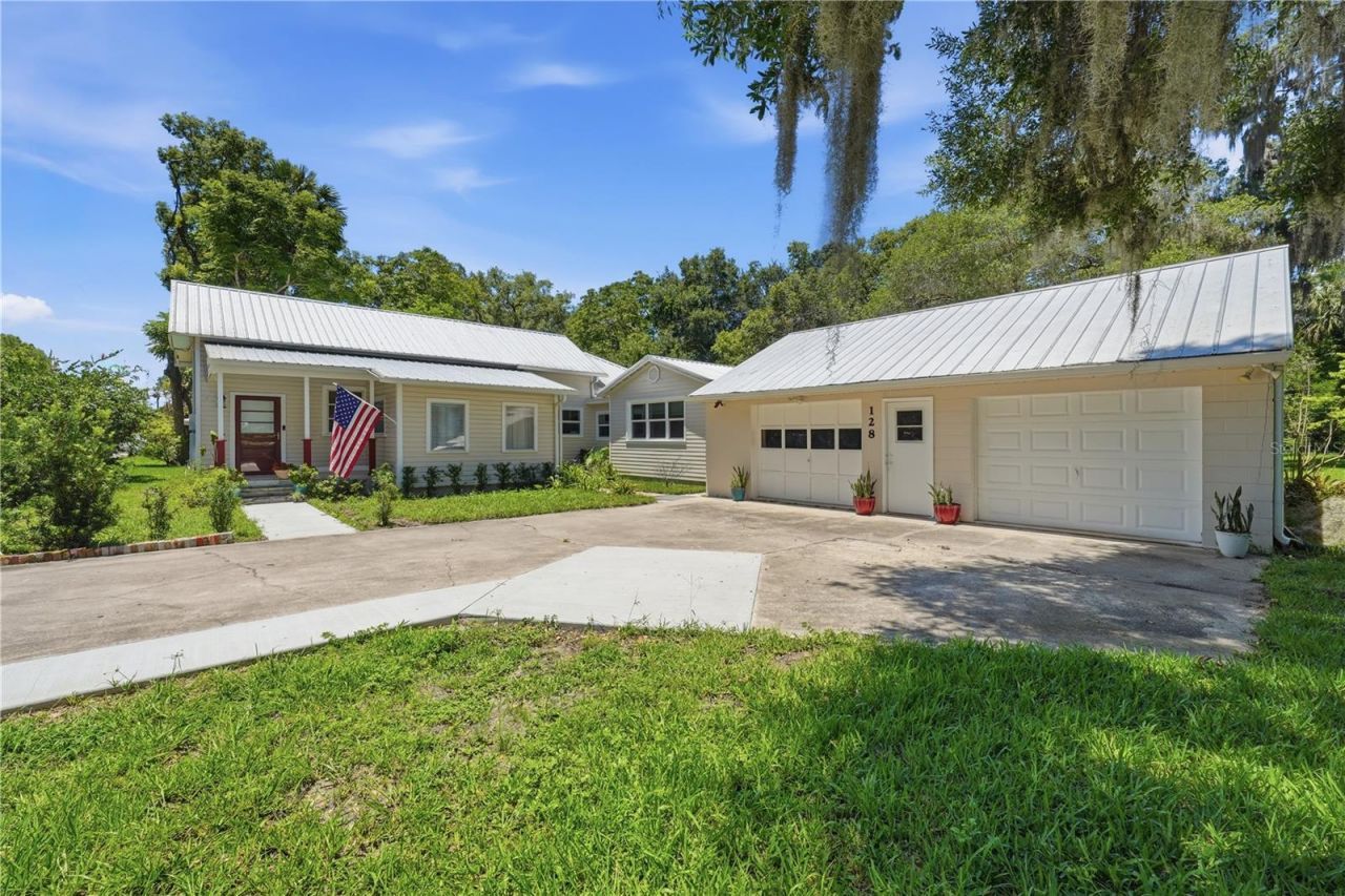 128 N Lakeview Drive, Lake Helen, FL 32744 Photo
