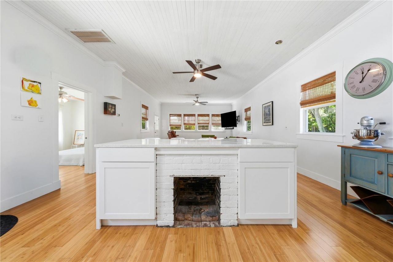 128 N Lakeview Drive, Lake Helen, FL 32744 Photo