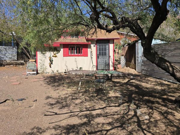 27 N MOLINO Street, Superior, AZ 85173