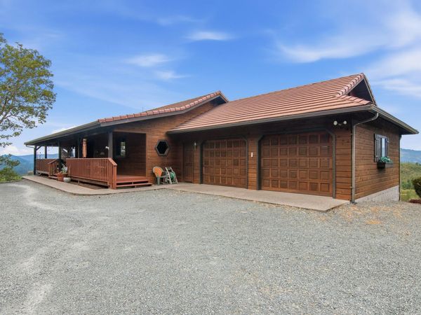 700 Cienaga Lane, Grants Pass, OR 97526