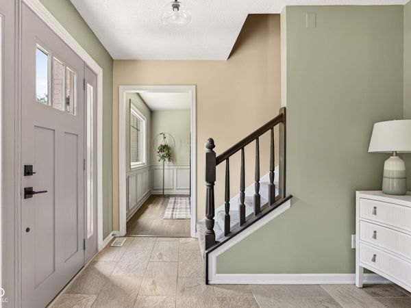 11499 Valley Meadow Drive, Zionsville, IN 46077