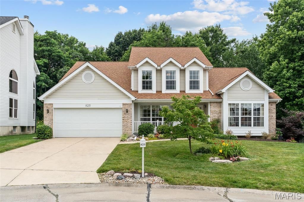 825 Crosswood Court, Saint Louis, MO 63129 Main Photo