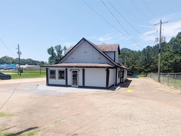 925 S Pine Street, Vivian, LA 71082