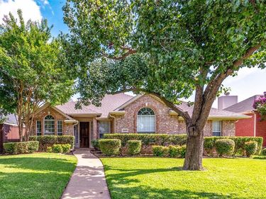 10905 Camelot Drive, Frisco, TX 75035