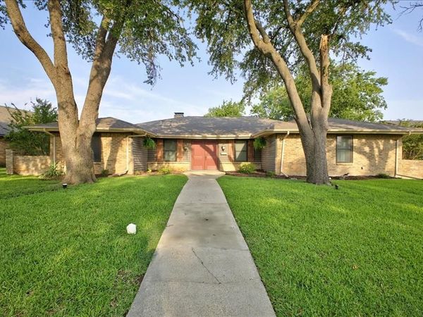 2307 Meadow Creek Drive, Carrollton, TX 75006