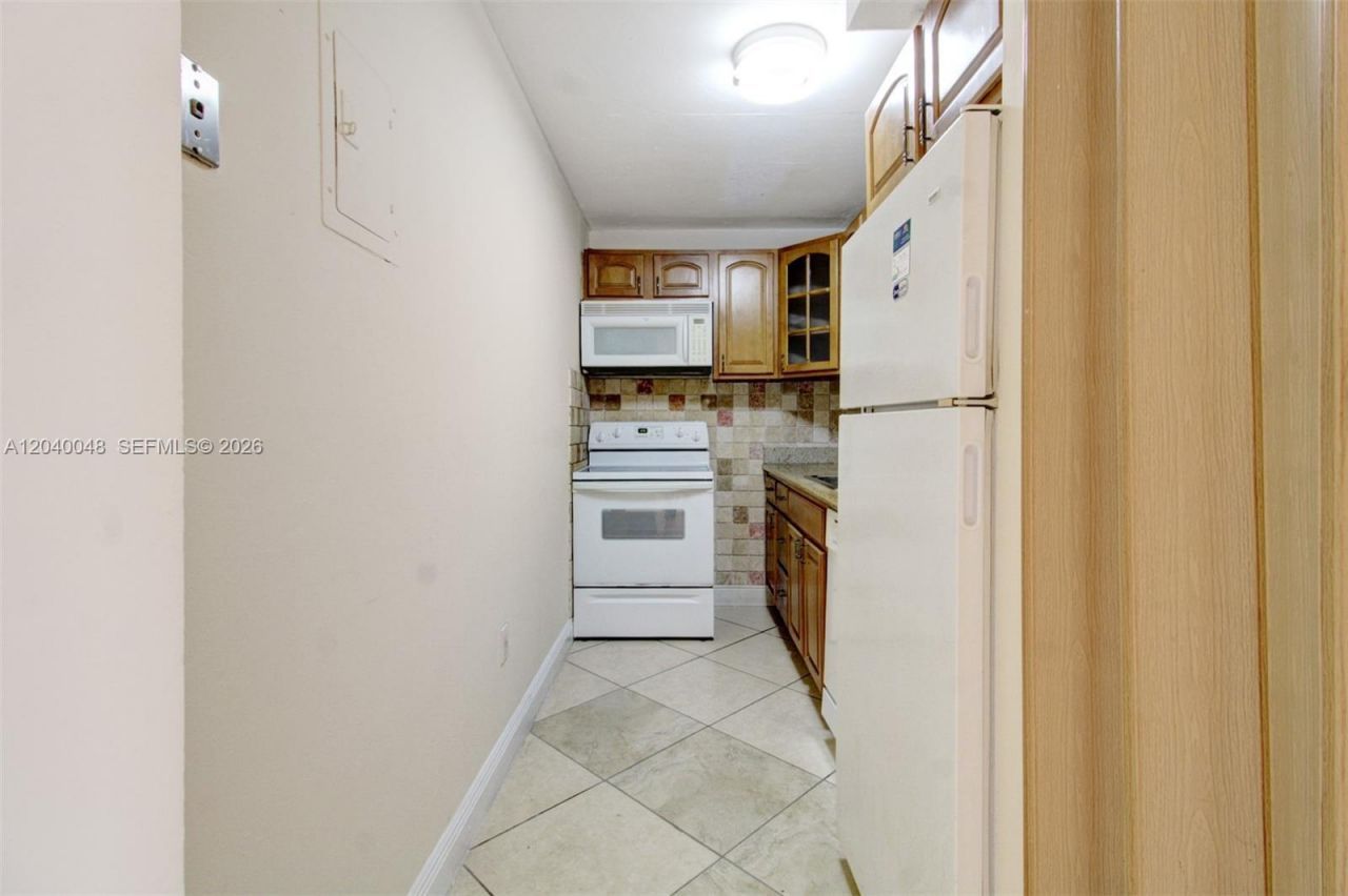 4717 NW 7th St , Unit 604-10, Miami, FL 33126 Photo