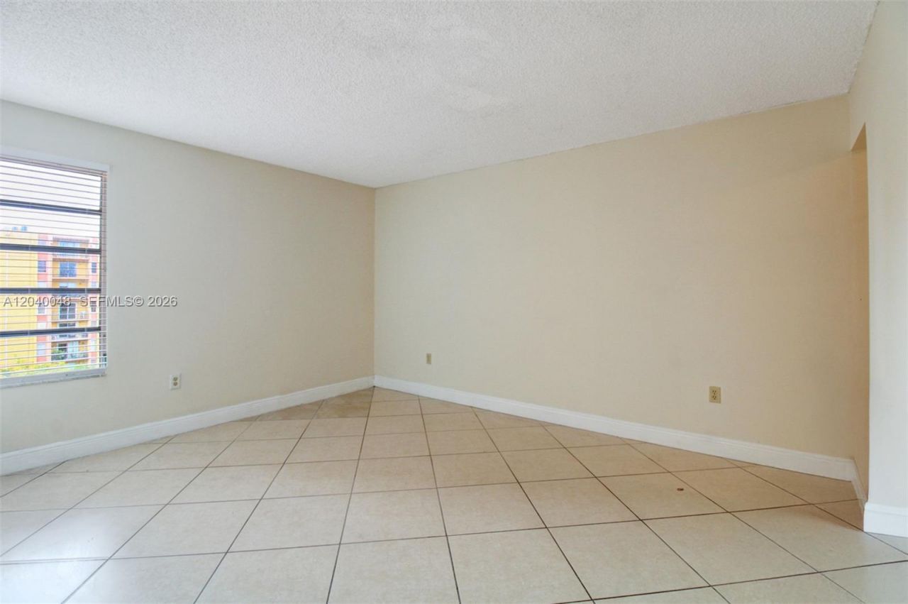 4717 NW 7th St , Unit 604-10, Miami, FL 33126 Photo