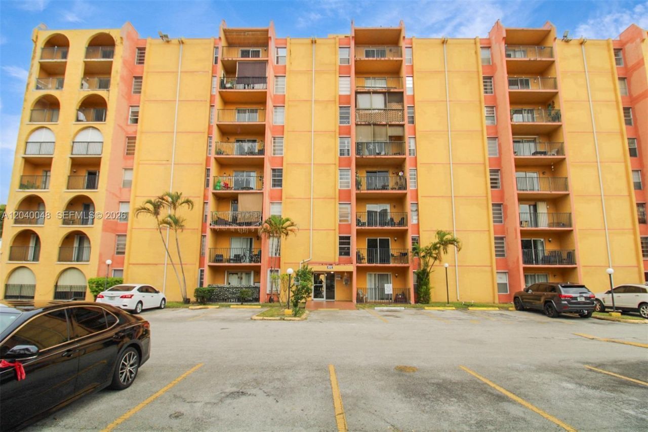 4717 NW 7th St , Unit 604-10, Miami, FL 33126 Photo