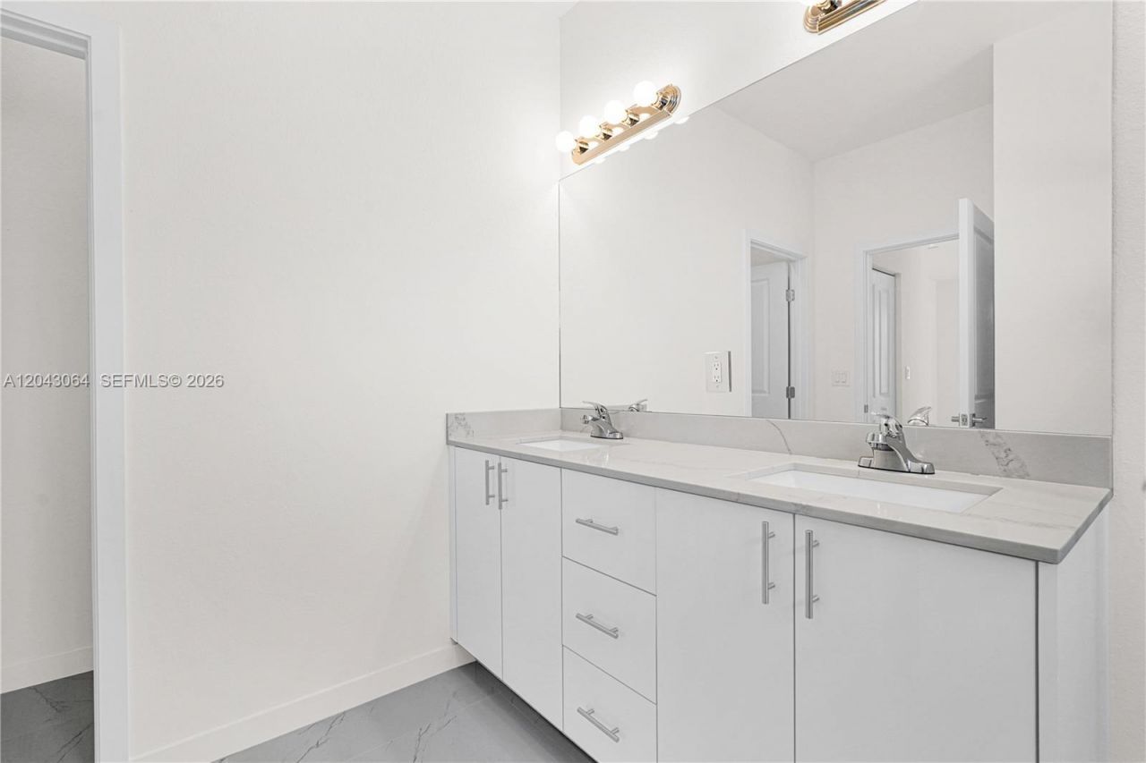 22555 SW 125th Ave, Unit 13A, Miami, FL 33170 Photo