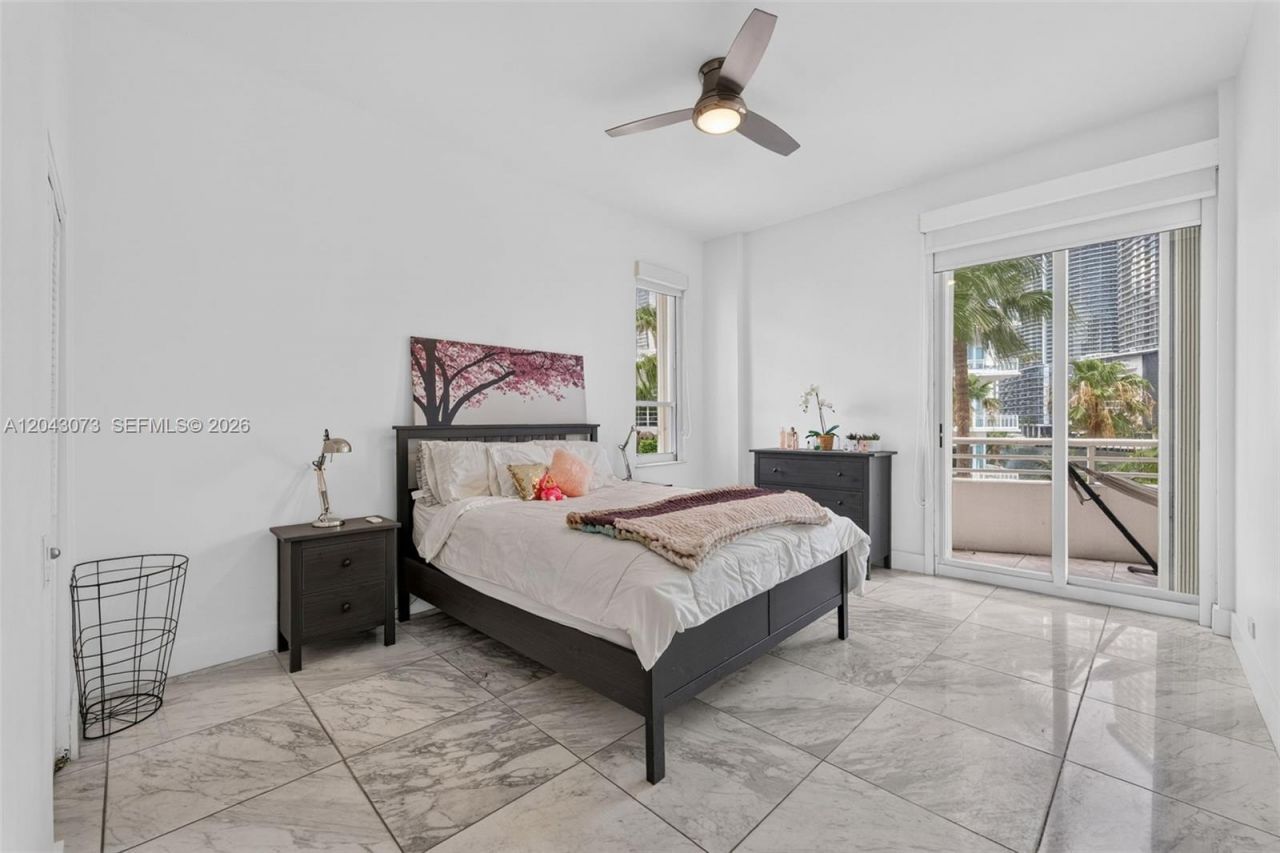 888 Brickell Key Dr , Unit 404, Miami, FL 33131 Photo