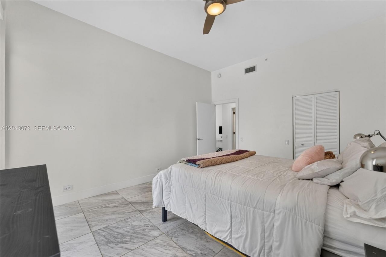 888 Brickell Key Dr , Unit 404, Miami, FL 33131 Photo
