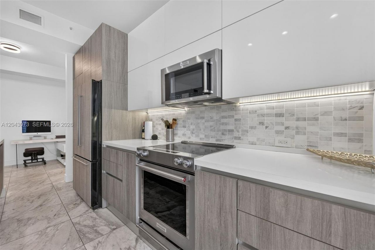 888 Brickell Key Dr , Unit 404, Miami, FL 33131 Photo